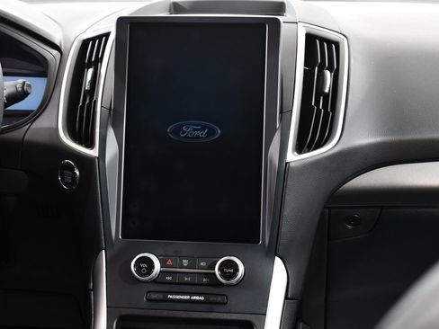 Used 2023 Ford Edge SEL w/ Convenience Package image 9