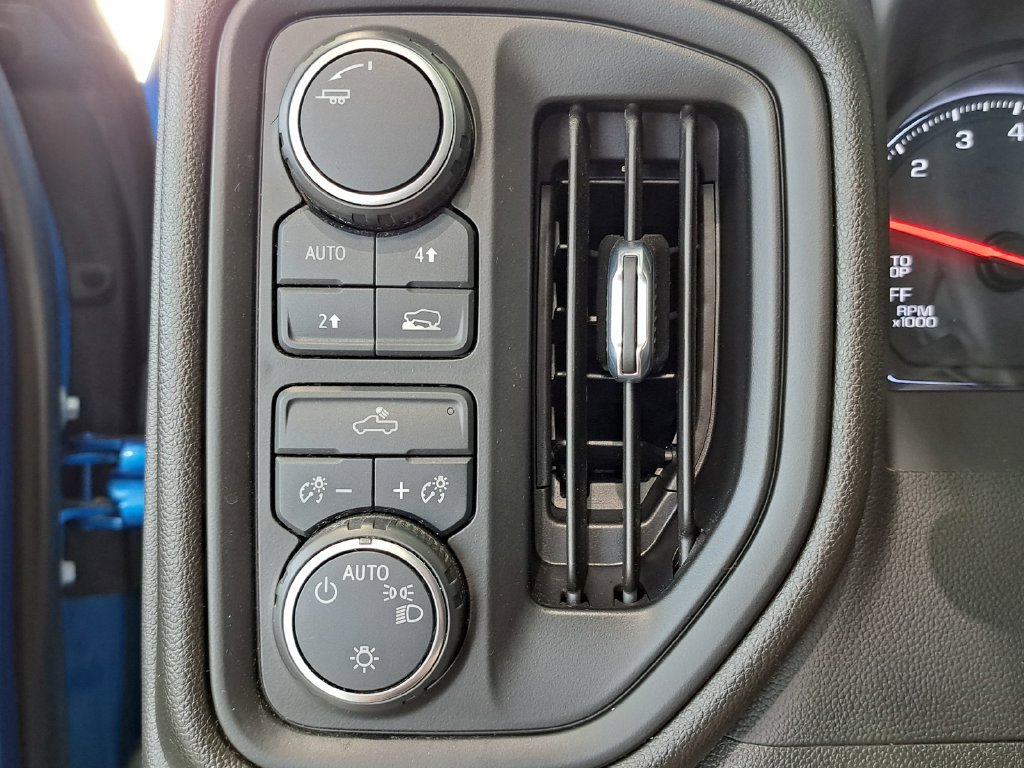 Used 2022 Chevrolet Silverado 1500 Custom AWD/4WD image 12