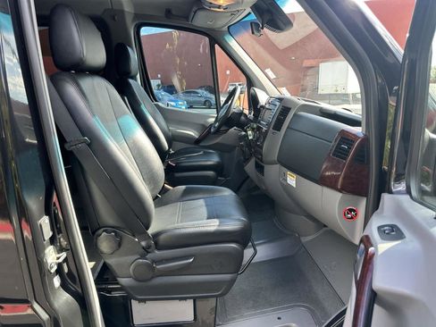 Used 2016 Mercedes-Benz Sprinter 2500 image 12