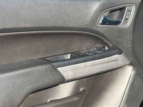 Used 2022 Chevrolet Colorado LT w/ LT Convenience Package image 16