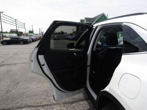 Used 2022 Ford Escape Titanium AWD/4WD image 19
