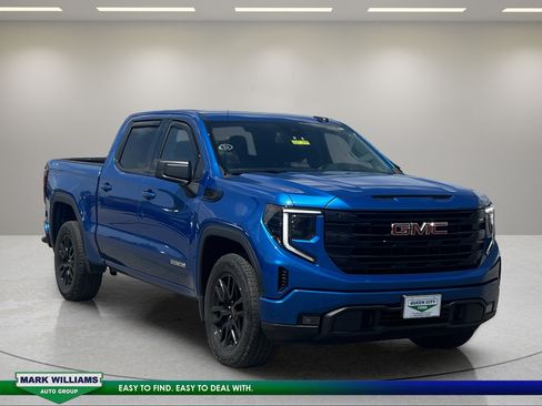Used 2023 GMC Sierra 1500 Elevation AWD/4WD image 2
