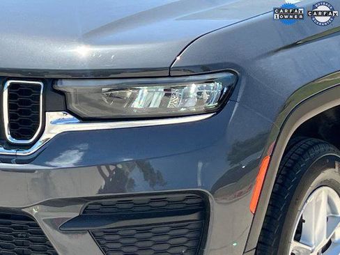 Certified 2025 Jeep Grand Cherokee Laredo X image 4