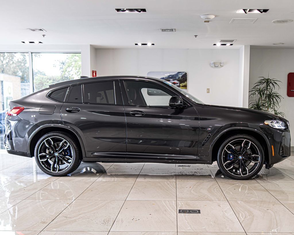 Used 2023 BMW X4 M40i AWD/4WD image 9