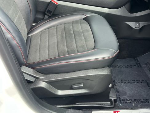 Certified 2023 Ford Edge ST-Line AWD/4WD image 17
