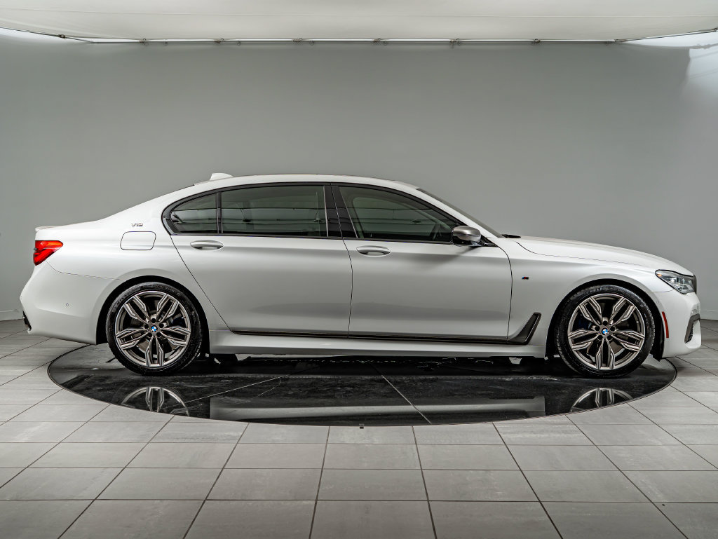 Used 2019 BMW M760i xDrive w/ Luxury Rear Seating Package AWD/4WD image 4