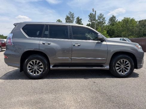 Used 2014 Lexus GX 460 Luxury w/ Driver Support Package AWD/4WD image 3