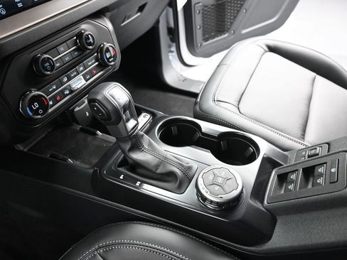 New 2026 Ford Bronco Outer Banks image 16