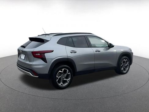 Used 2025 Chevrolet Trax LT image 15