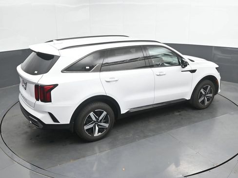 Used 2022 Kia Sorento S FWD image 32