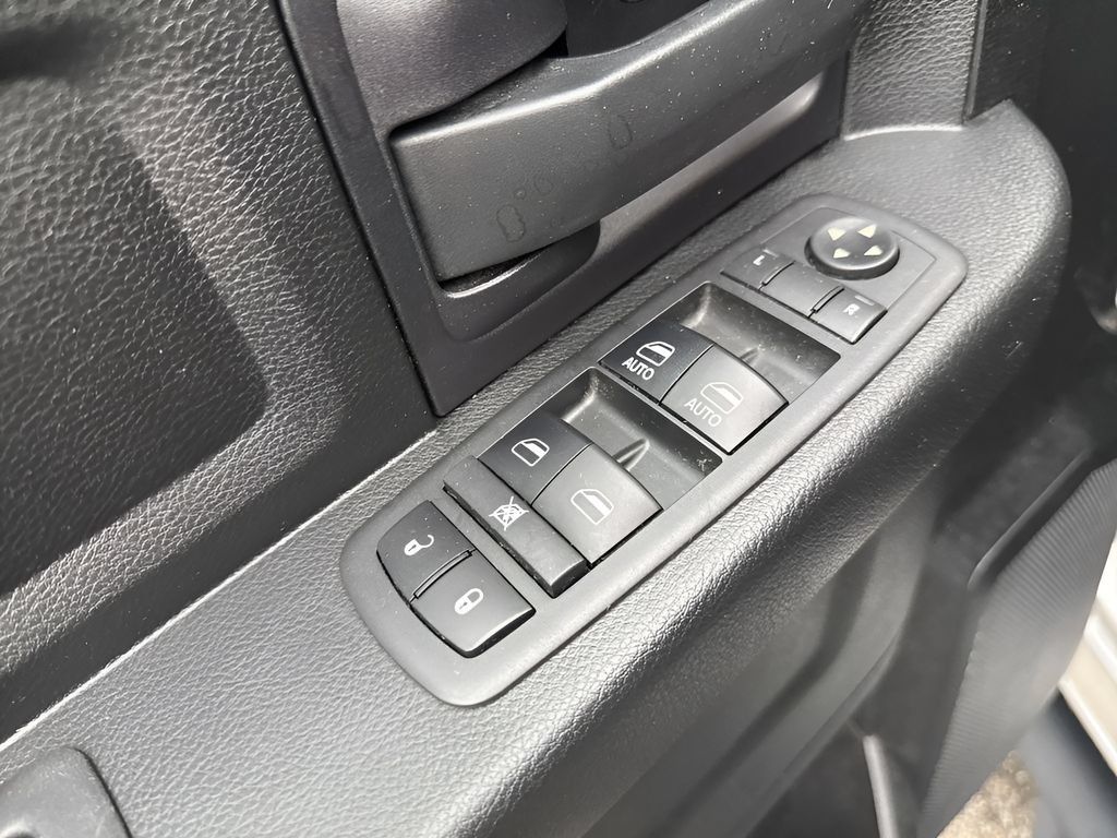 Used 2018 RAM 1500 Express w/ Express Value Package AWD/4WD image 17