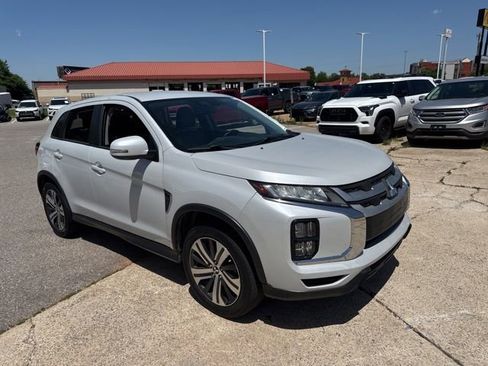 Used 2023 Mitsubishi Outlander Sport LE AWD/4WD image 2