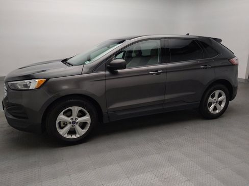 Used 2019 Ford Edge SE FWD image 2