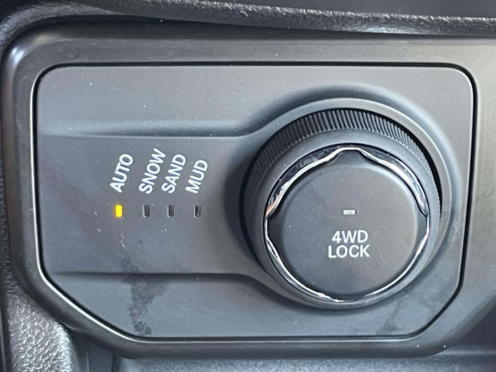 Used 2023 Jeep Renegade Limited AWD/4WD image 29