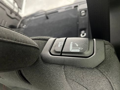 Used 2024 Jeep Wrangler Unlimited Rubicon AWD/4WD image 18