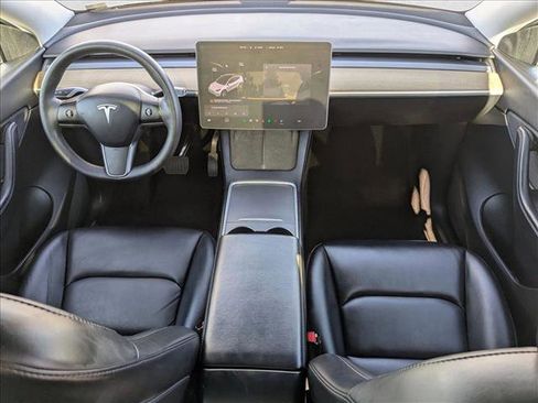 Used 2021 Tesla Model Y Long Range image 17