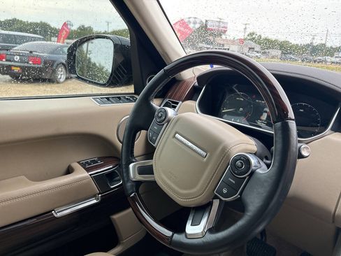 Used 2016 Land Rover Range Rover HSE image 13