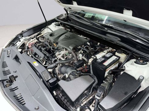 Used 2018 Toyota Camry XLE FWD image 28