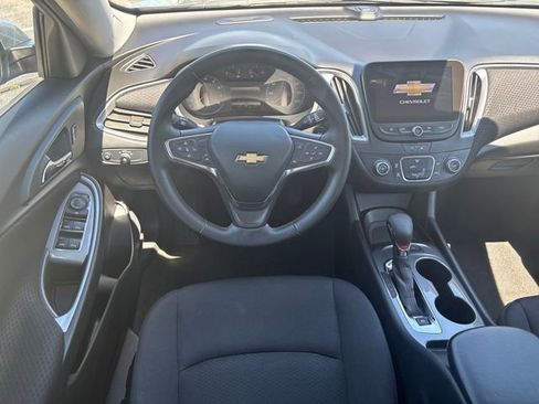 Used 2024 Chevrolet Malibu RS FWD image 13
