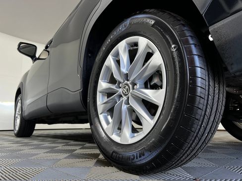 Certified 2025 Toyota Corolla Cross LE FWD image 23