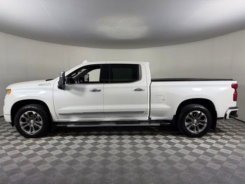 Used 2023 Chevrolet Silverado 1500 High Country w/ Technology Package AWD/4WD image 8