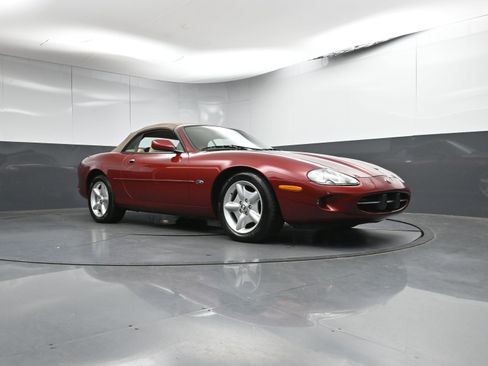 Used 1998 Jaguar XK8 Convertible image 30