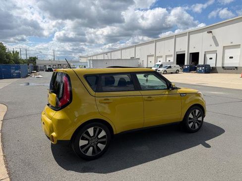 Used 2014 Kia Soul ! w/ Sun & Sound Package FWD image 4