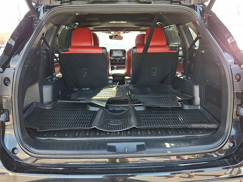 Used 2022 Toyota Highlander XSE image 30