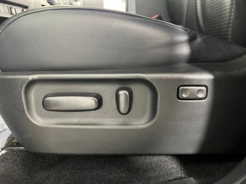 Used 2020 Toyota Tacoma TRD Sport w/ TRD Premium Sport Package AWD/4WD image 21