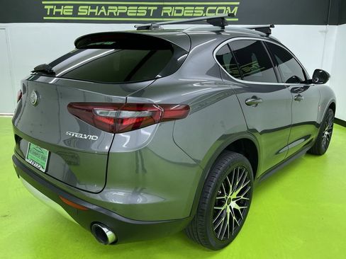 Used 2018 Alfa Romeo Stelvio AWD image 10