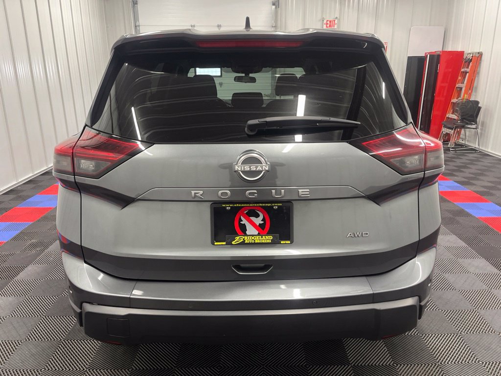 Used 2024 Nissan Rogue S AWD/4WD image 4
