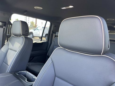 New 2026 GMC Yukon XL Elevation image 22