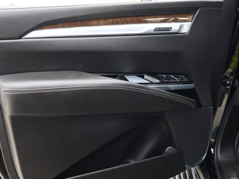 Used 2025 Cadillac Escalade Sport Platinum w/ LPO, Floor Liner Package AWD/4WD image 24