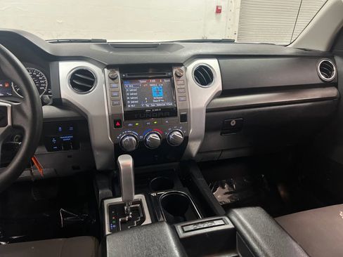 Used 2016 Toyota Tundra SR5 w/ SR5 Upgrade Package image 18