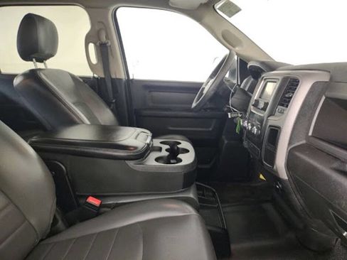 Used 2022 RAM 1500 Tradesman w/ Chrome Appearance Group image 16