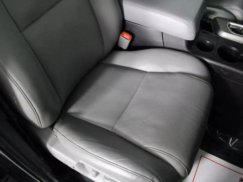 Used 2016 Toyota Sequoia Platinum AWD/4WD image 38