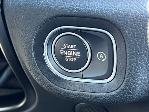 Used 2022 Mercedes-Benz GLE 350 4MATIC w/ Premium Package image 32