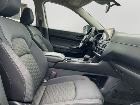 Used 2024 Nissan Pathfinder S w/ Cargo Package image 10