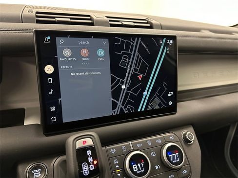 Used 2025 Land Rover Defender 110 S image 21