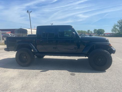 Used 2024 Jeep Gladiator Sport image 7