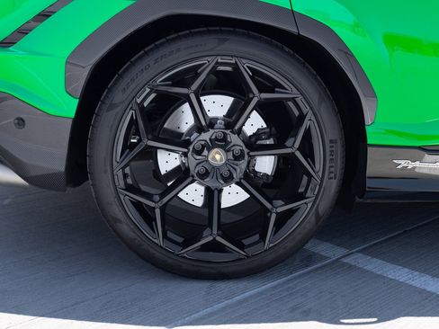 Used 2023 Lamborghini Urus Performante AWD/4WD image 16
