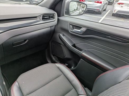 Used 2025 Ford Escape ST-Line image 16