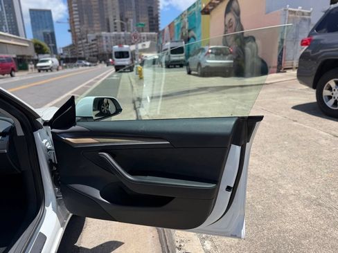 Used 2023 Tesla Model 3 Standard Range RWD image 10