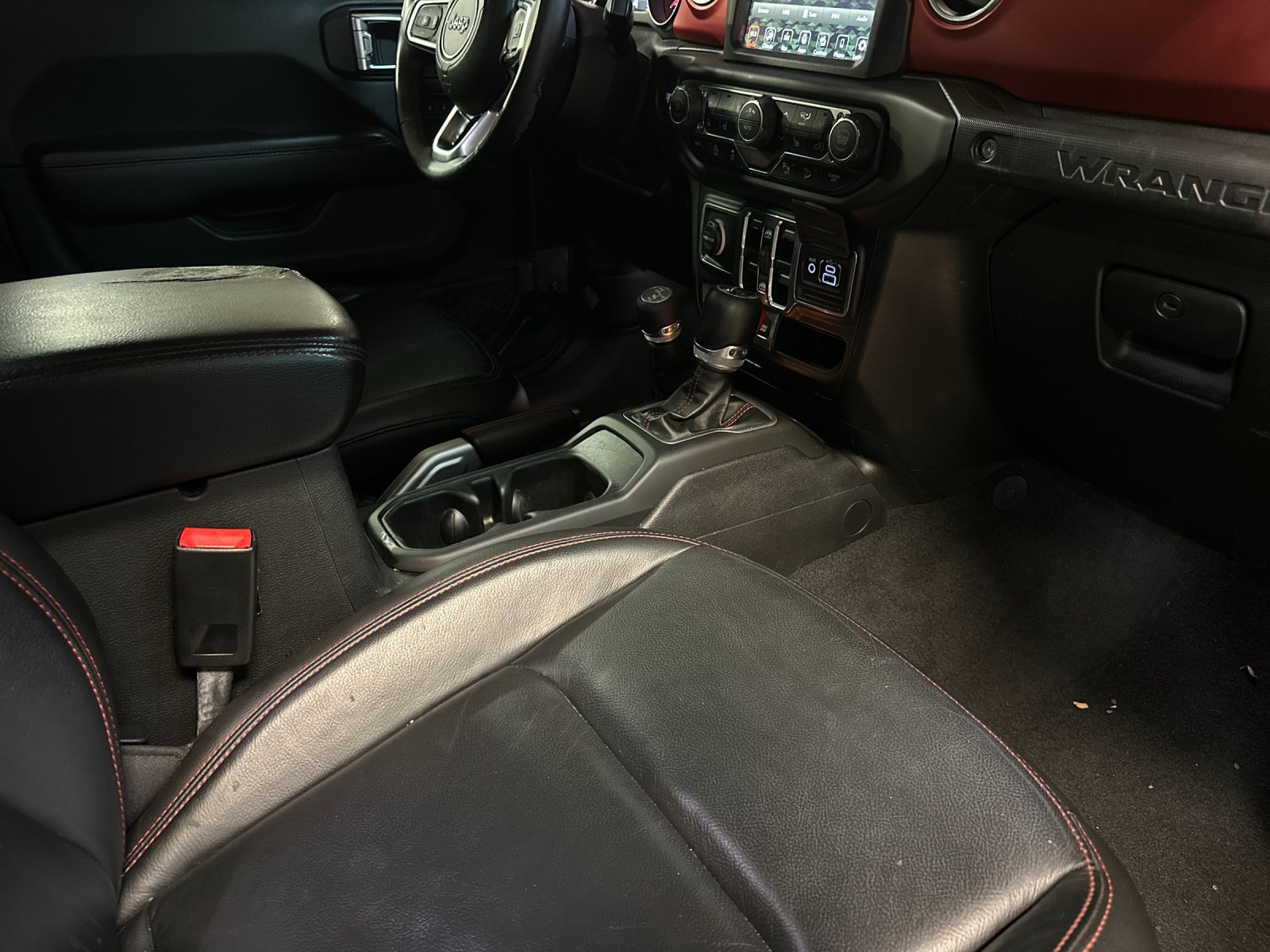Used 2018 Jeep Wrangler Unlimited Rubicon AWD/4WD image 14