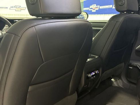 Used 2026 GMC Acadia Elevation w/ Elevation Premium Package AWD/4WD image 34