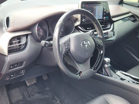 Used 2019 Toyota C-HR Limited image 2