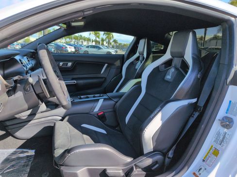 Used 2022 Ford Mustang Shelby GT500 w/ Handling Package image 16