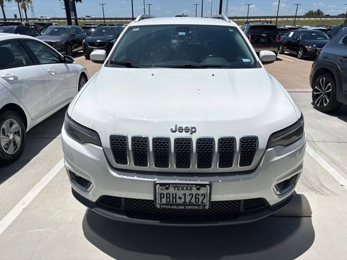 Used 2019 Jeep Cherokee Limited FWD image 2