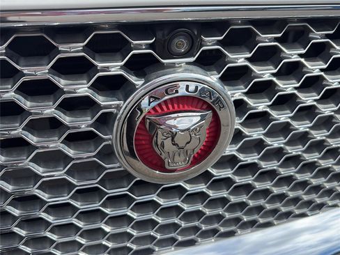 Used 2018 Jaguar XJ L Portfolio AWD/4WD image 10