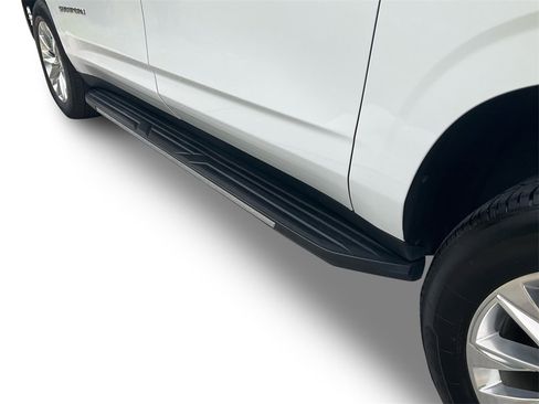 Used 2023 Chevrolet Suburban Premier image 17